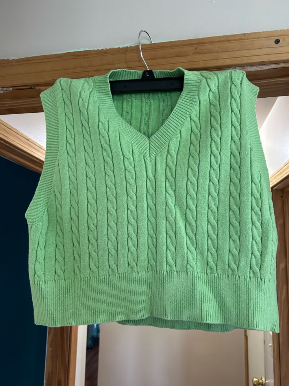 Green Cable Knit V‑Neck Sweater Vest